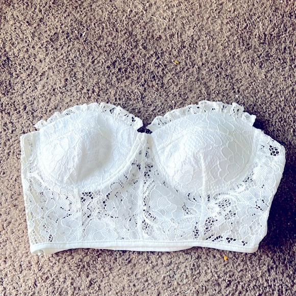 SHEIN Tops - laced white tube top